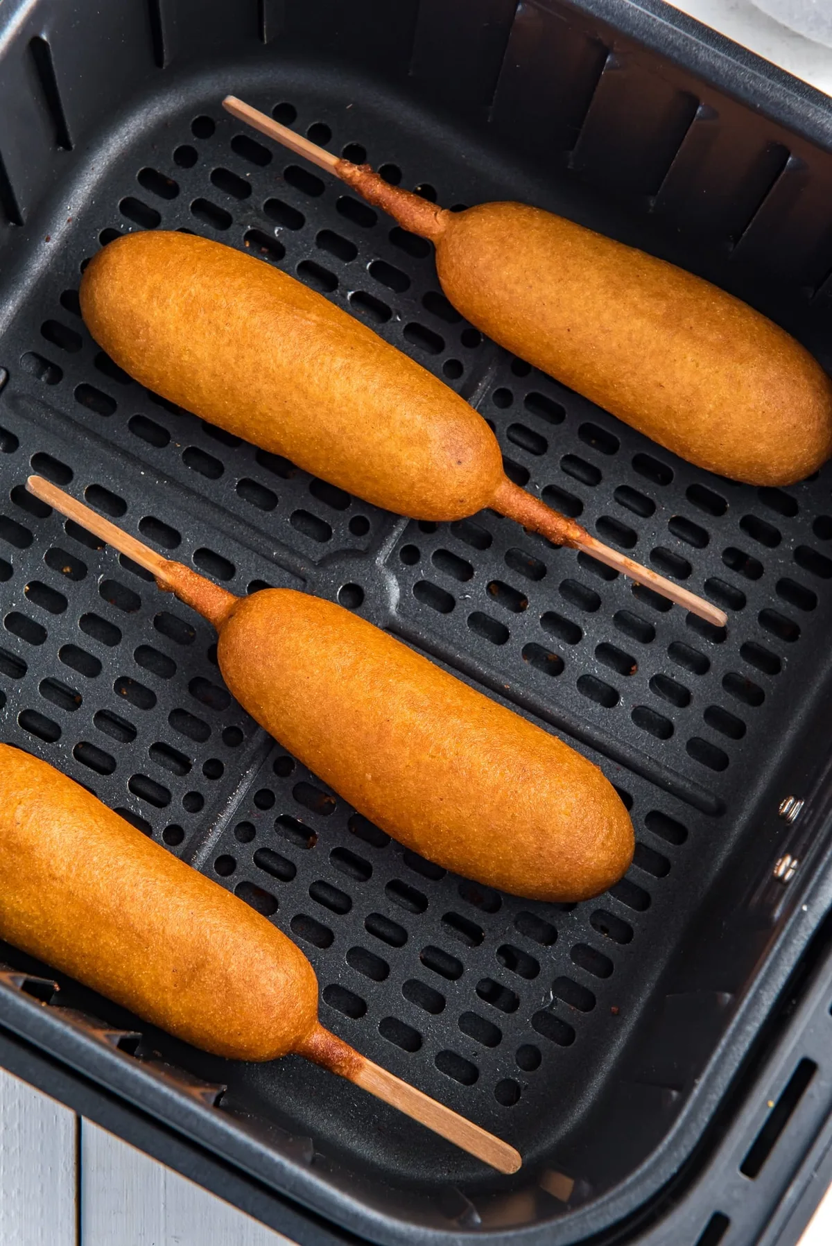 air fryer with corn dogs