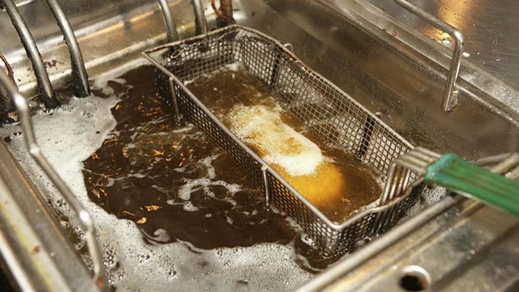 excessive fried chicken oil bubbling