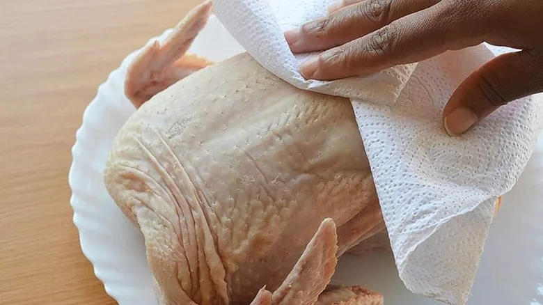 raw chicken surface drying
