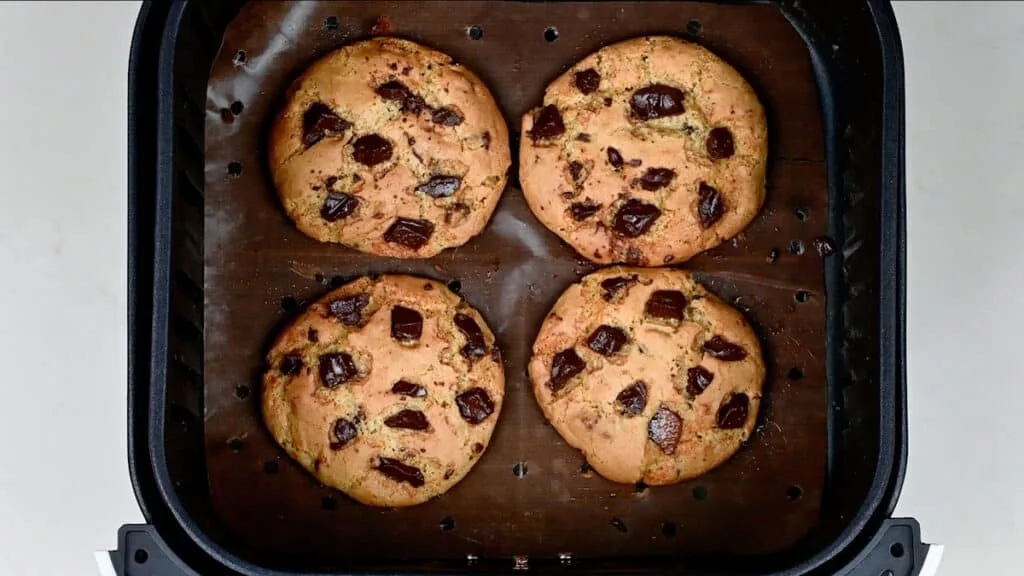 air fryer baked good storage