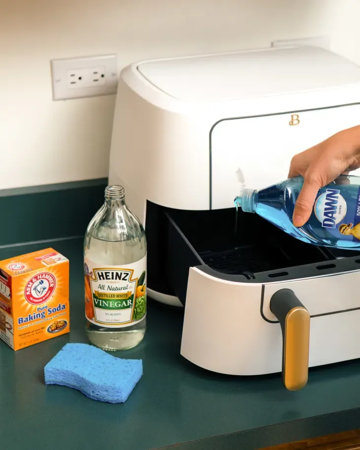 how to train staff on air fryer cleaning